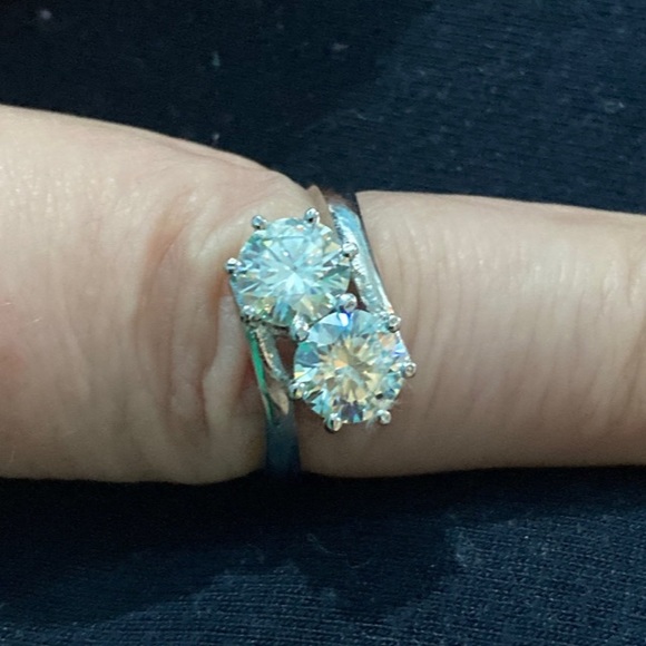 Gorgeous 2.14CT Double Moissanite Diamond Ring Size 7.25 - Picture 5 of 5